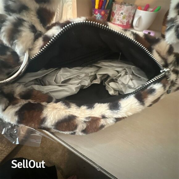 Gilda Paris Leopard Print Faux Fur Y2K Shoulder Bag - Picture 7 of 15